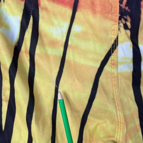 DRAGONFLY Scarface Embroidered Logo Boardshorts Tony Montana Men's 30" Waist - Picture 6 of 6